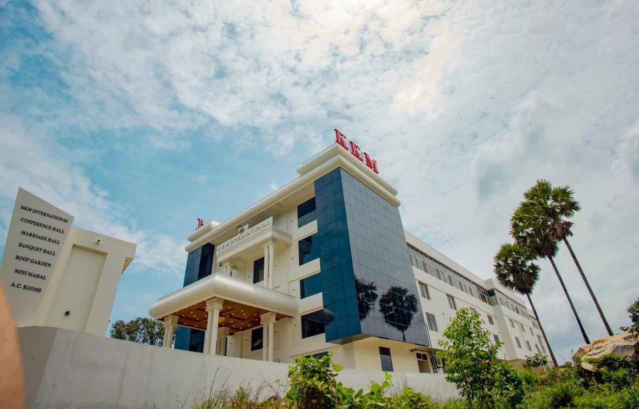Kkm International Otel Kuzhittura Dış mekan fotoğraf