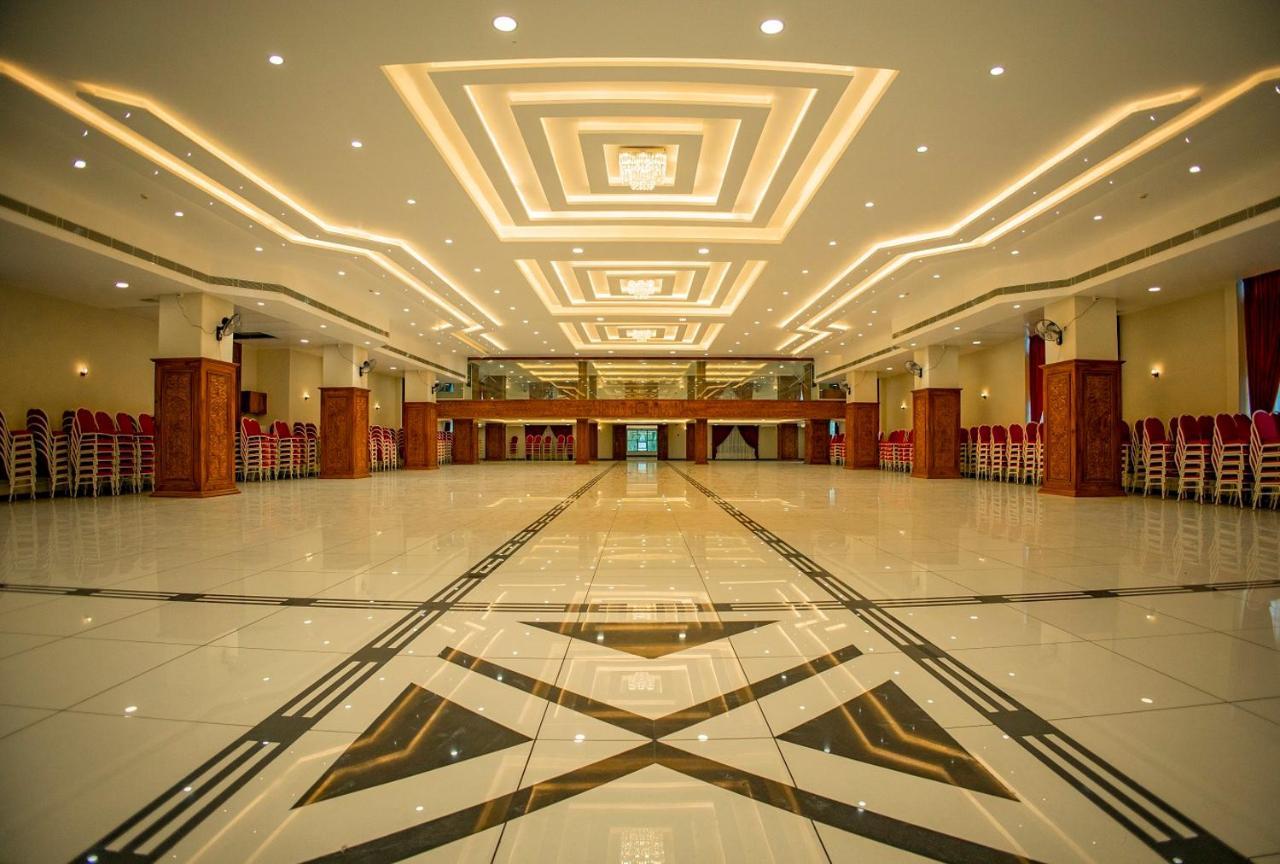 Kkm International Otel Kuzhittura Dış mekan fotoğraf